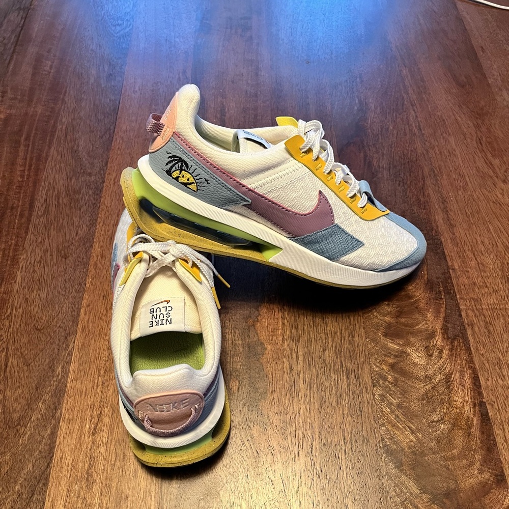 Brand New Women’s Nike Air Max Pre-Day Sz9.5